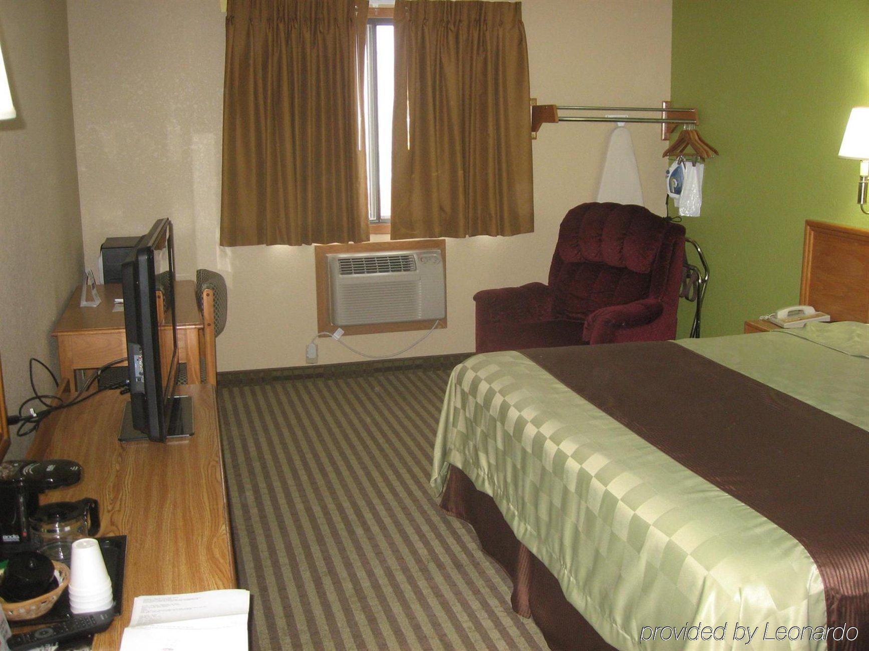 Hotel Ramada By Wyndham Cedar Rapids South Habitación foto