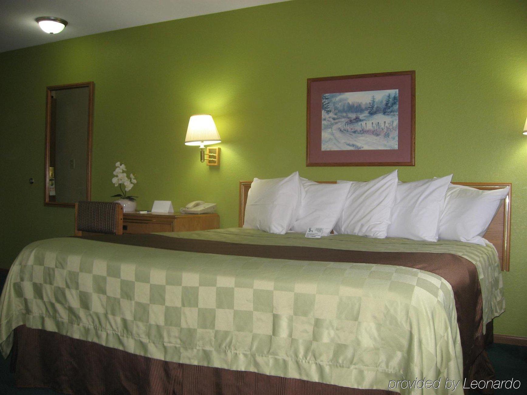 Hotel Ramada By Wyndham Cedar Rapids South Habitación foto