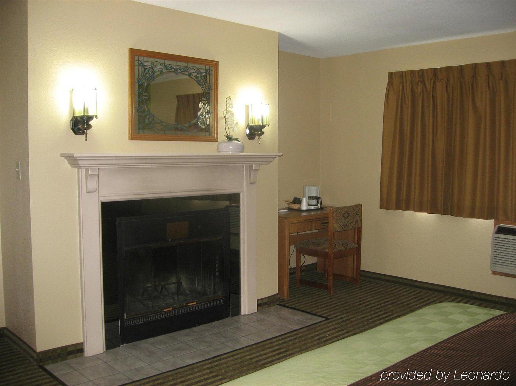 Hotel Ramada By Wyndham Cedar Rapids South Habitación foto